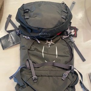 NWT Osprey Women's Ariel 65 Hiking Backpack